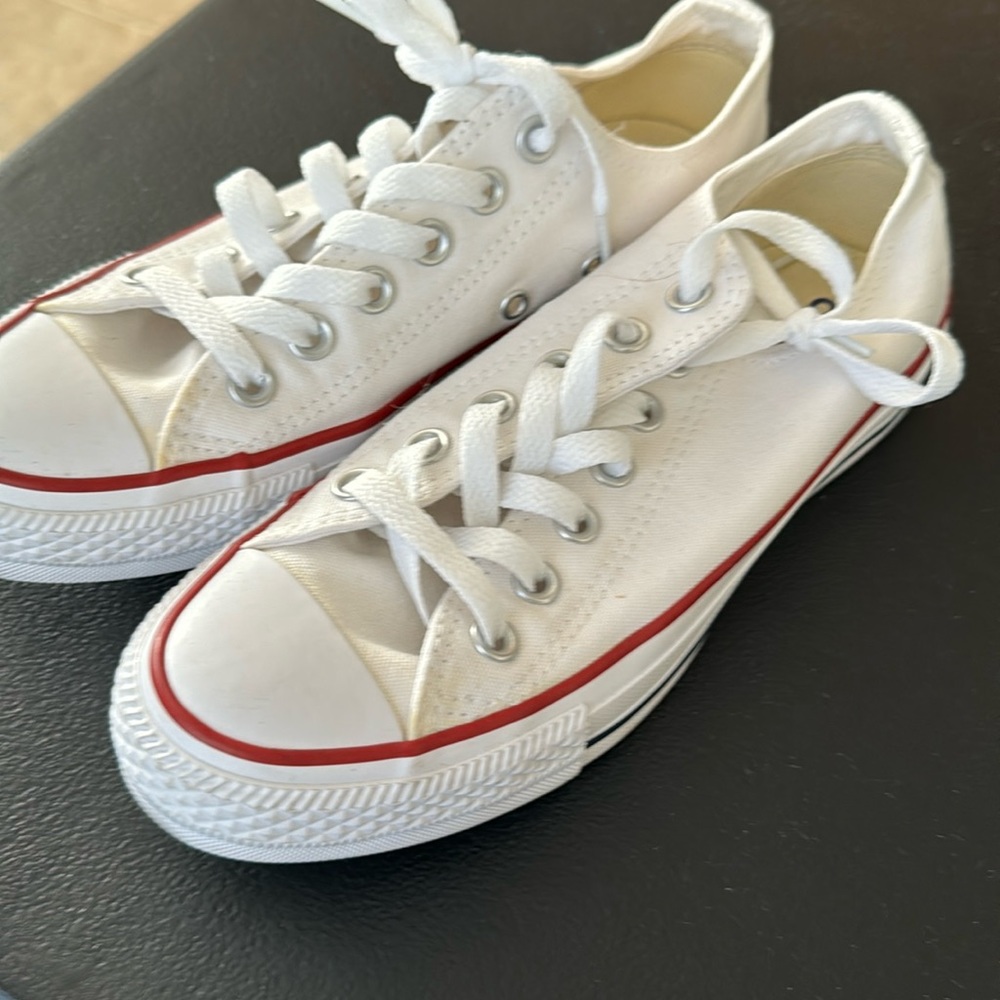 Unisex converse size 6.5 in good shape